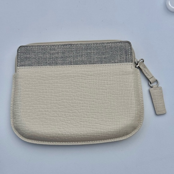 Loewe pouch Full Inclusion with COA - Picture 4 of 16